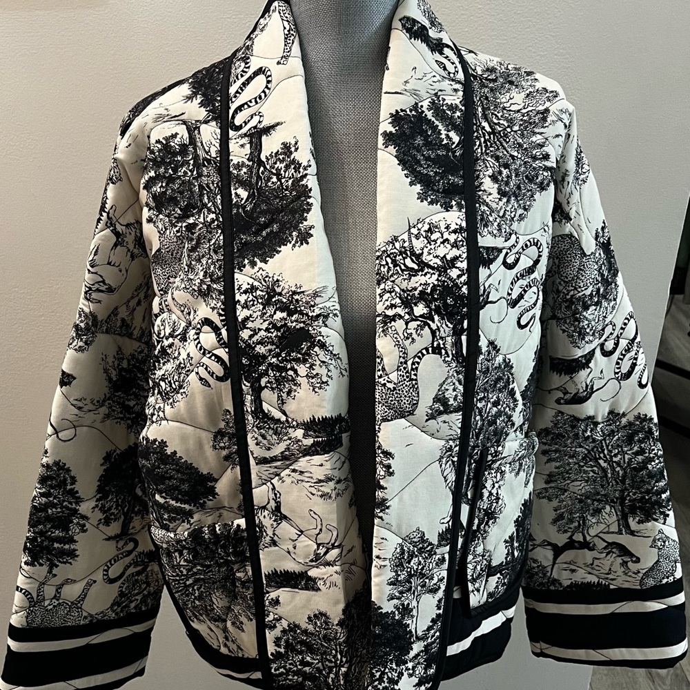 Women's Black and White Printed Jacket